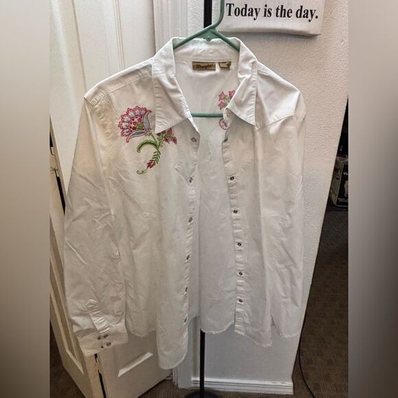 Wrangler Tops - White Embroidered Women Wrangler Shirt